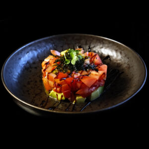 Тартар из томатов и авокадо